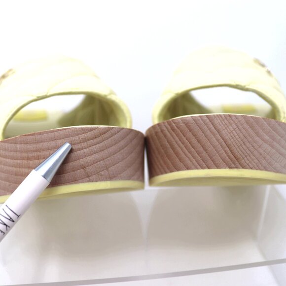 Chanel 38 Interlocking CC Logo Wood Sandal Mule Quilted Yellow Leather - Picture 14 of 15